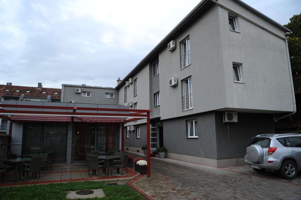 Apartment And Rooms In Club Indija Eksteriør bilde