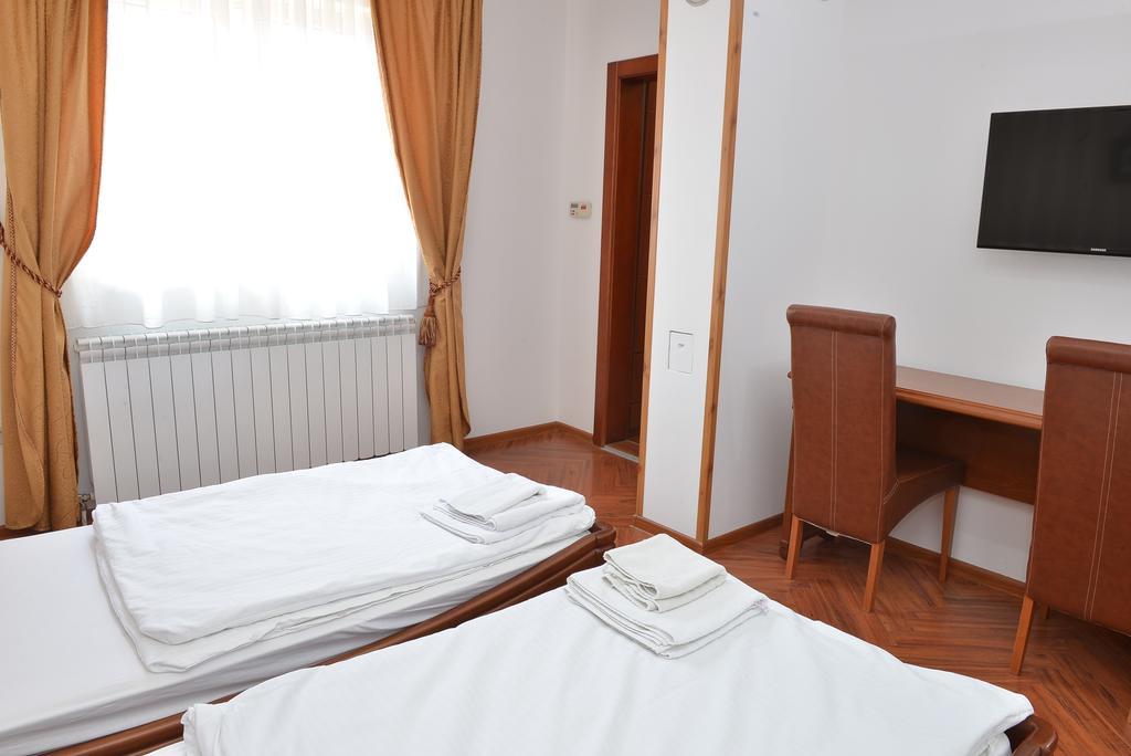 Apartment And Rooms In Club Indija Eksteriør bilde
