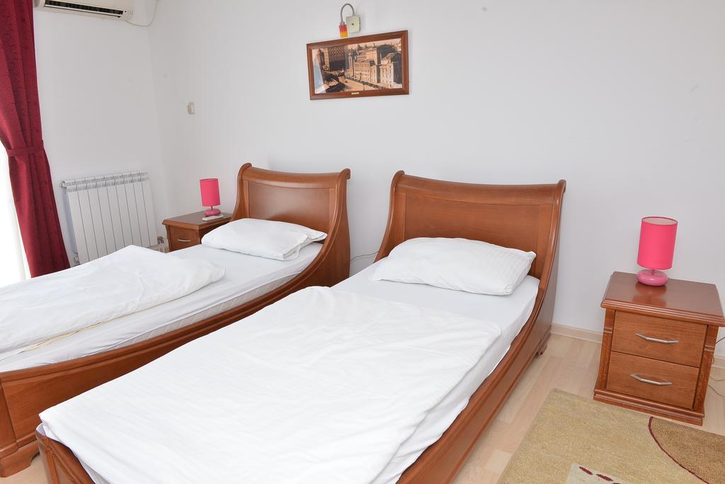 Apartment And Rooms In Club Indija Eksteriør bilde