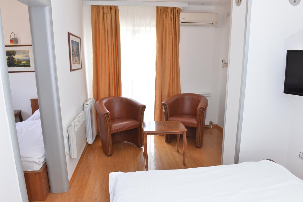 Apartment And Rooms In Club Indija Eksteriør bilde