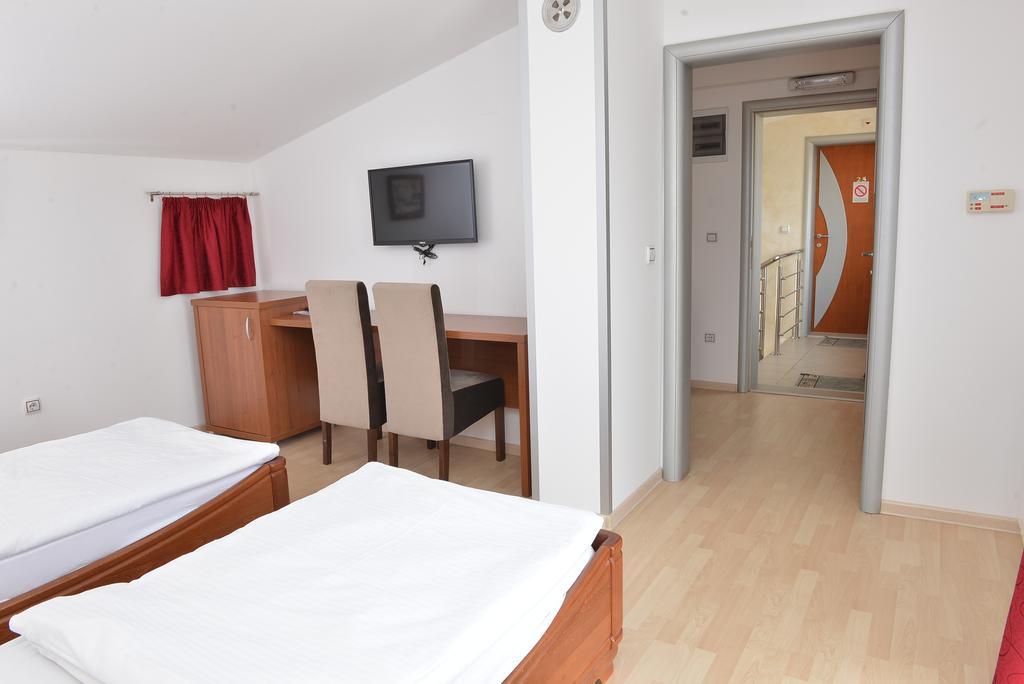 Apartment And Rooms In Club Indija Eksteriør bilde